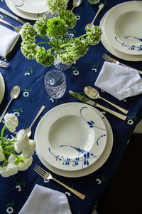 Manzanilla Rectangular Tablecloth in Navy