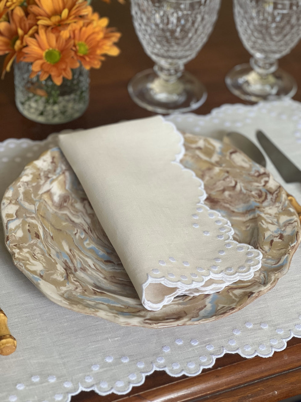 Bodoques Linen Napkin in Beige with White