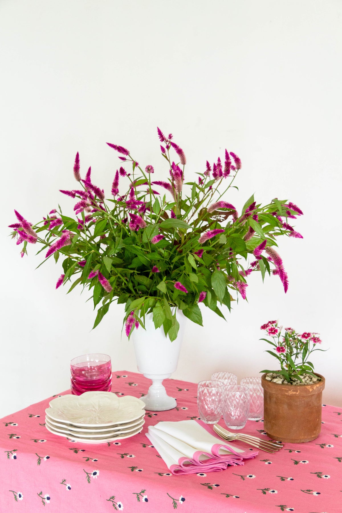 Manzanilla Rectangular Tablecloth in Bougainvillea