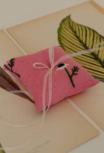 Manzanilla Ring Pillow in Pink
