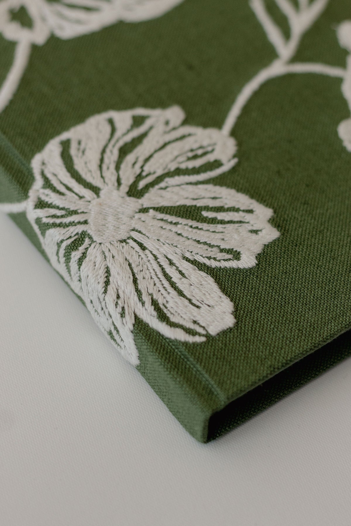 Cosmo Guest Book in Olive