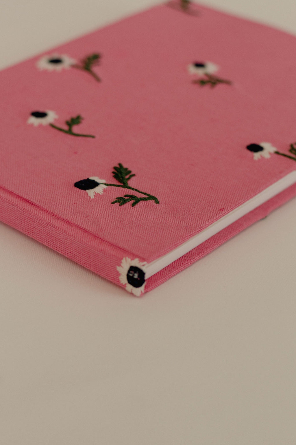 Manzanilla Guest Book in Pink