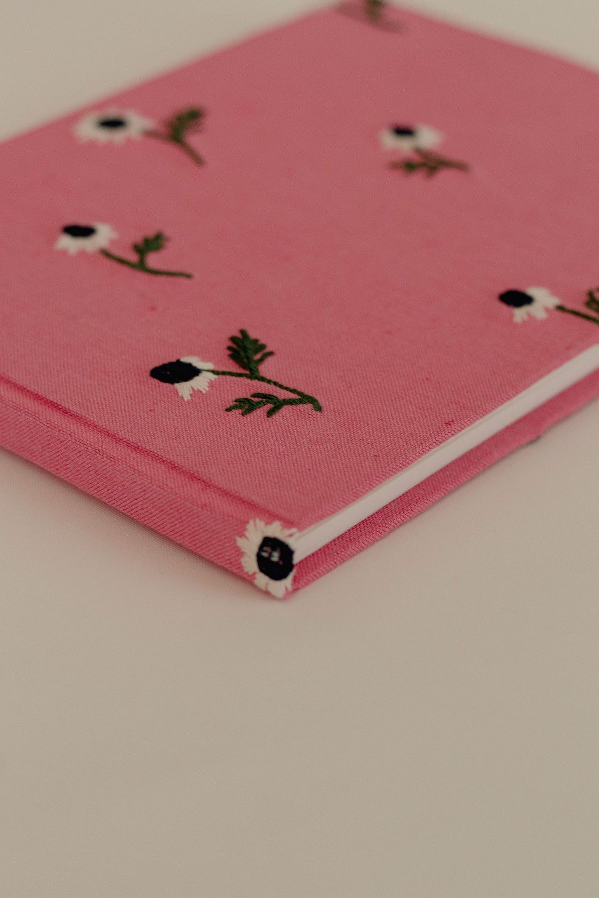Manzanilla Guest Book in Pink