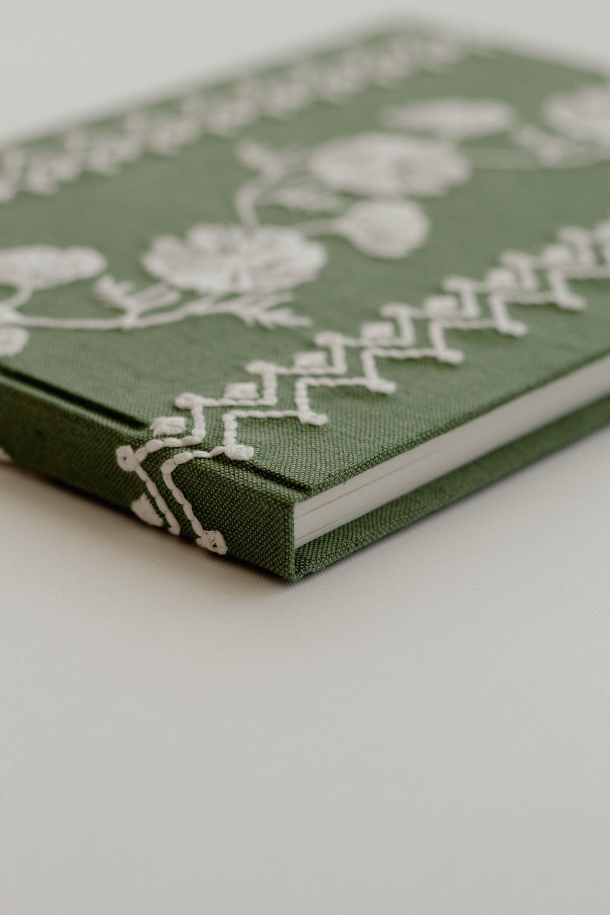 Cosmo Guest Book in Olive