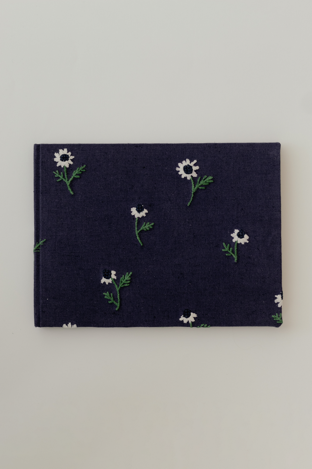 Manzanilla Guest Book in Navy
