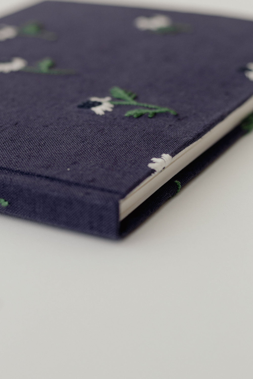 Manzanilla Guest Book in Navy