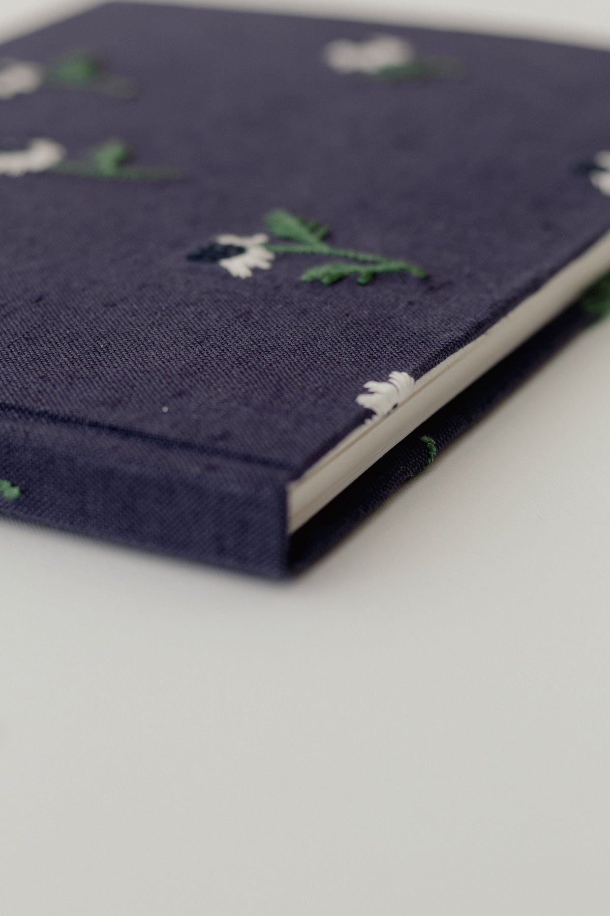 Manzanilla Guest Book in Navy