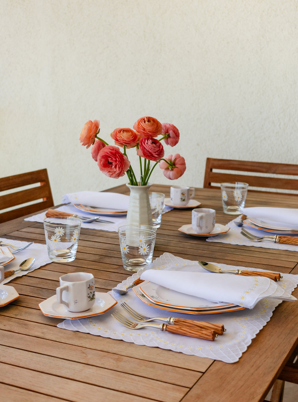 Daisy Placemat in White
