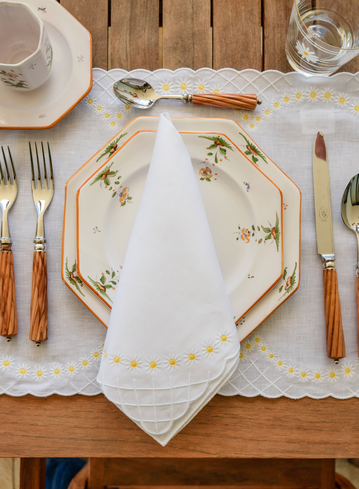 Daisy Placemat in White