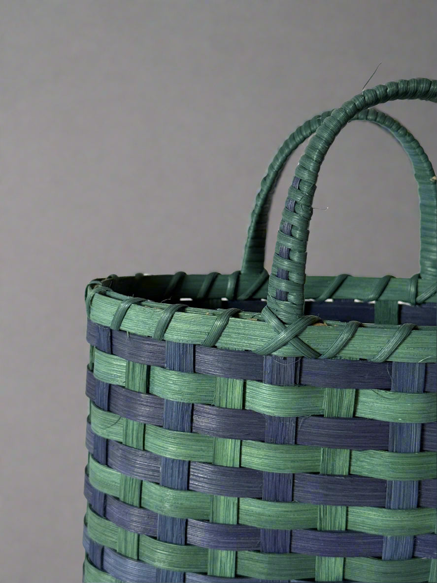 Retro-Travel Tote in Pleasant Mountain