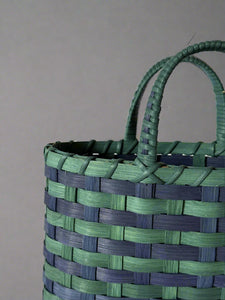 Retro-Travel Tote in Pleasant Mountain