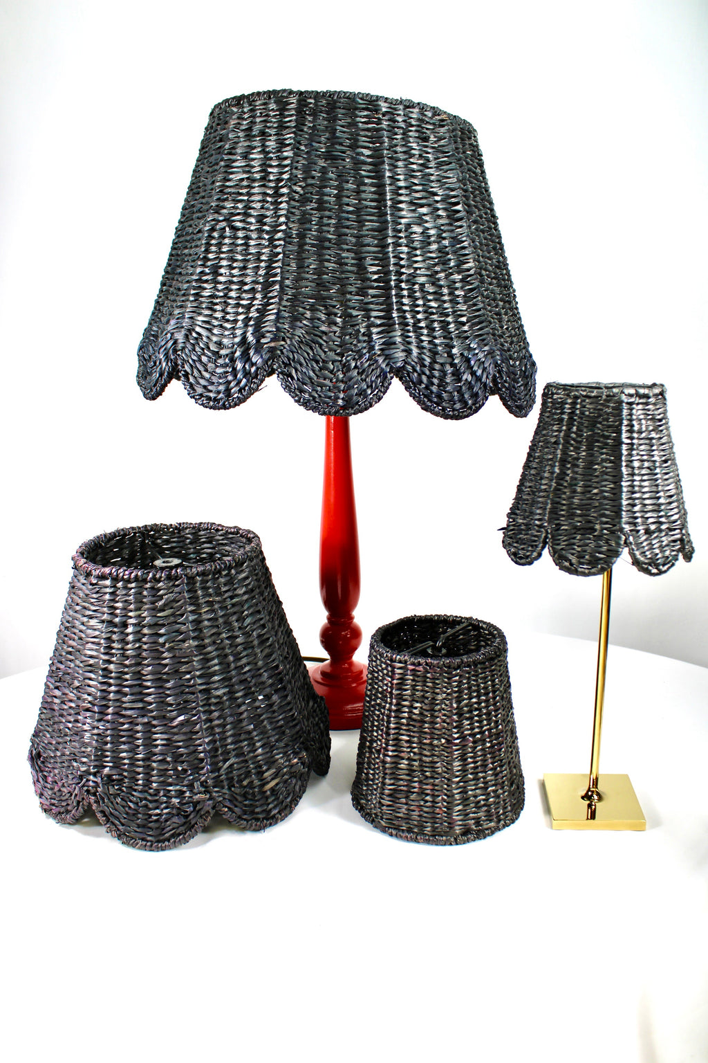 Small Seagrass Shade Cover Scalloped in Black