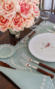 Daisy Dinner Napkin in Celadon