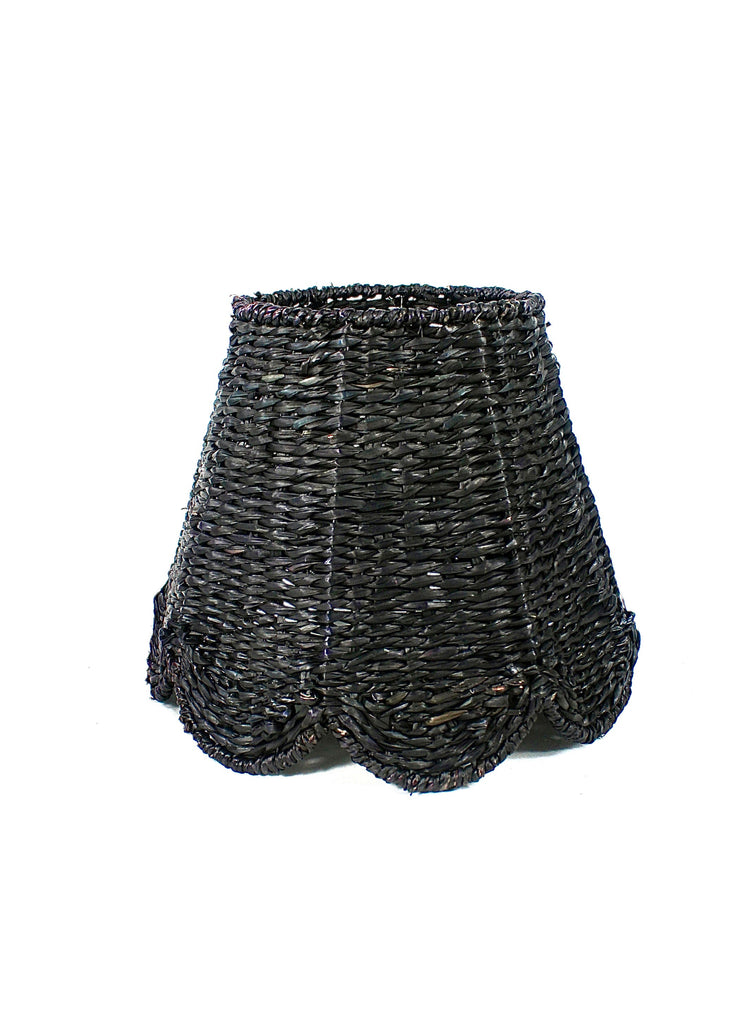 Small Seagrass Shade Cover Scalloped in Black