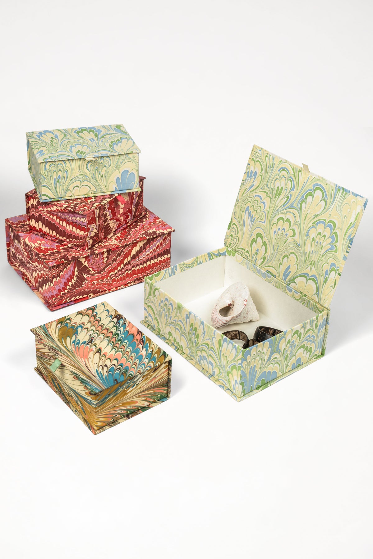Flatiron feathers hand-marbled keepsake box set with decorative items