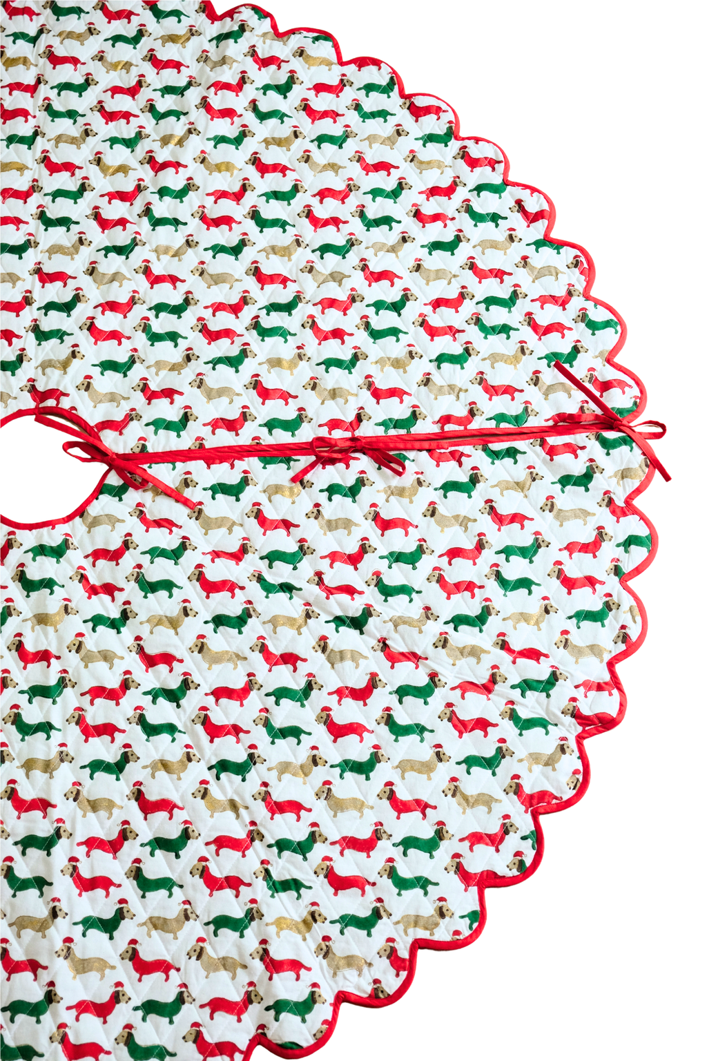 Scalloped Blockprint Quilted Tree Skirt in Holiday Dashing Doxies
