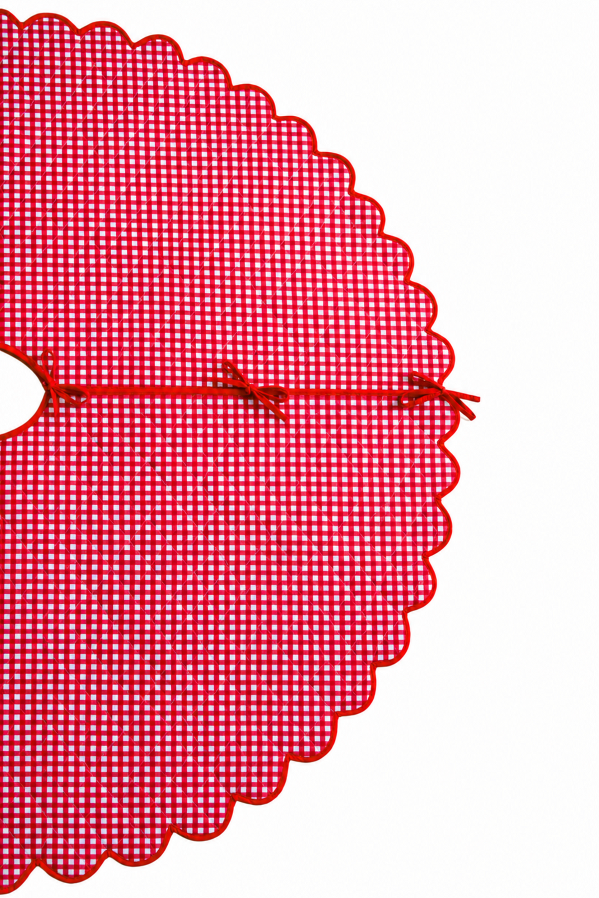 Scalloped Blockprint Quilted Tree Skirt in Red Gingham