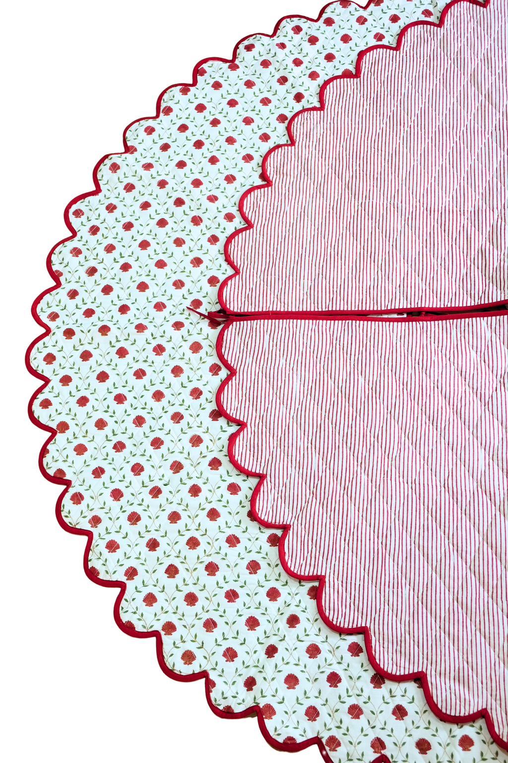 Scalloped Blockprint Quilted Tree Skirt in Holiday Seashell
