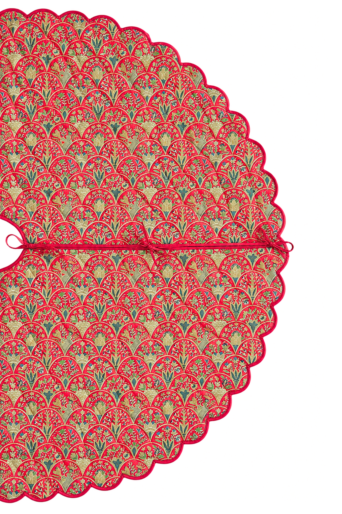 Scalloped Blockprint Quilted Tree Skirt in Red Holiday Arch