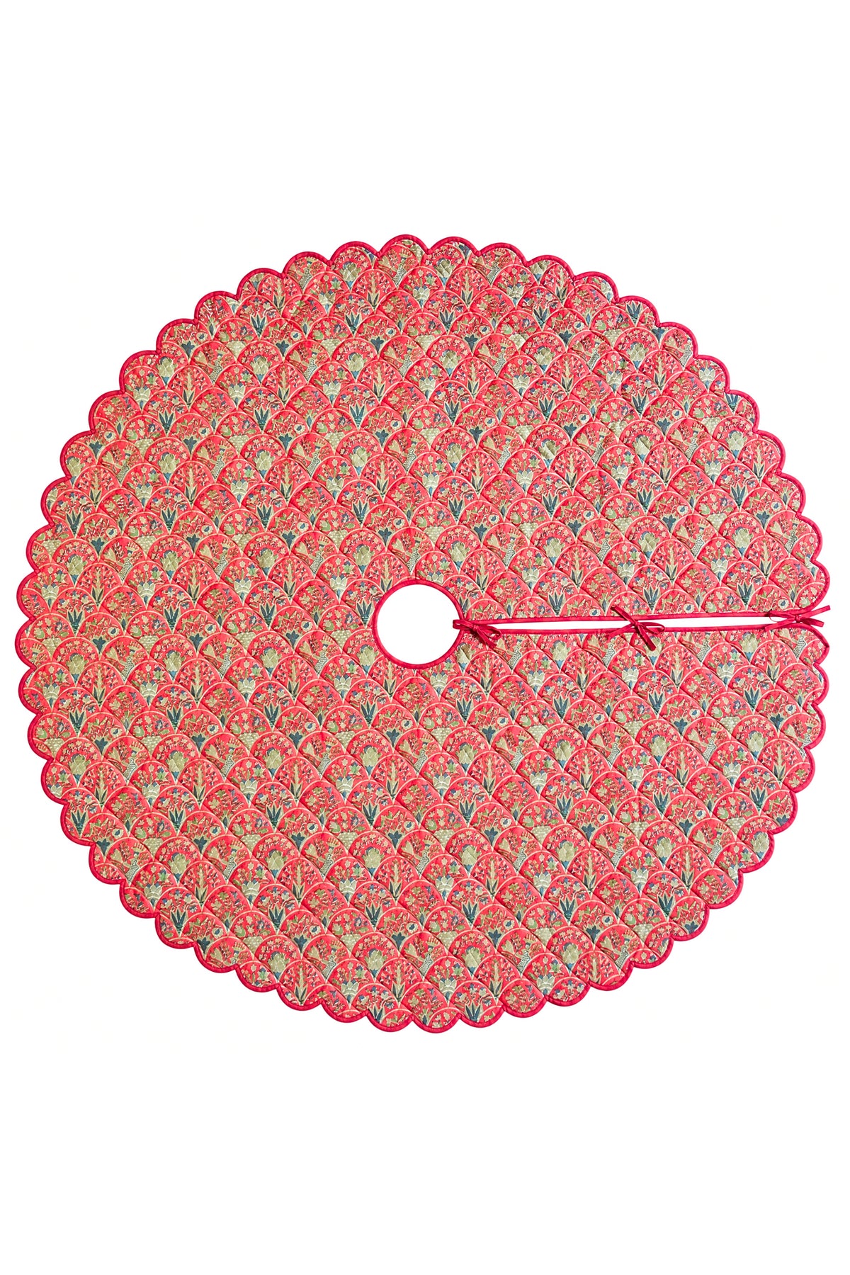 Scalloped Blockprint Quilted Tree Skirt in Red Holiday Arch