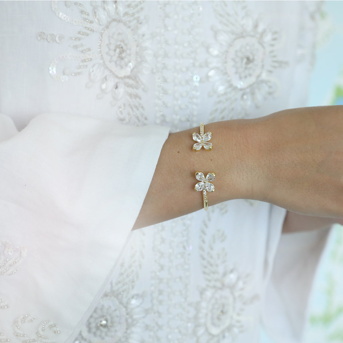 Iona Cuff in Yellow Gold