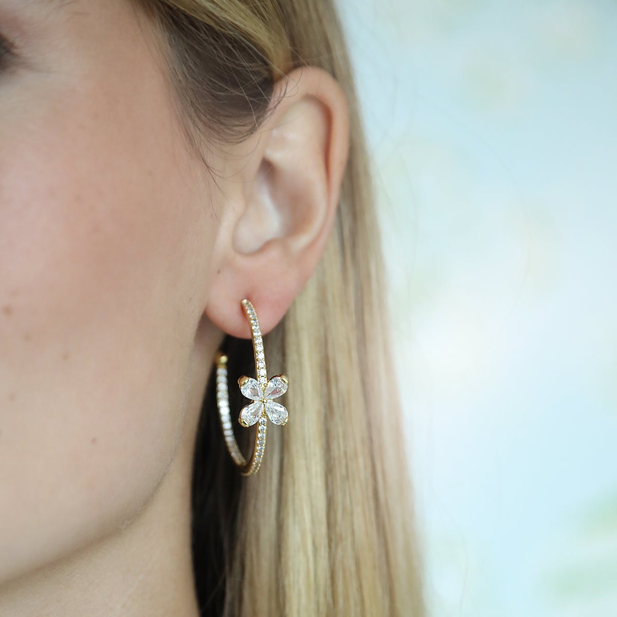 Iona Hoop in Yellow Gold