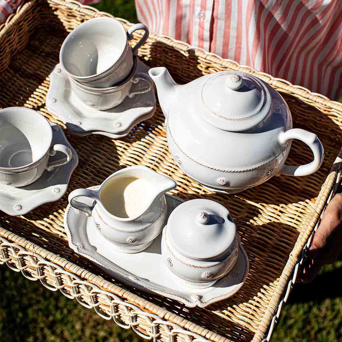 Berry & Thread Teapot in Whitewash