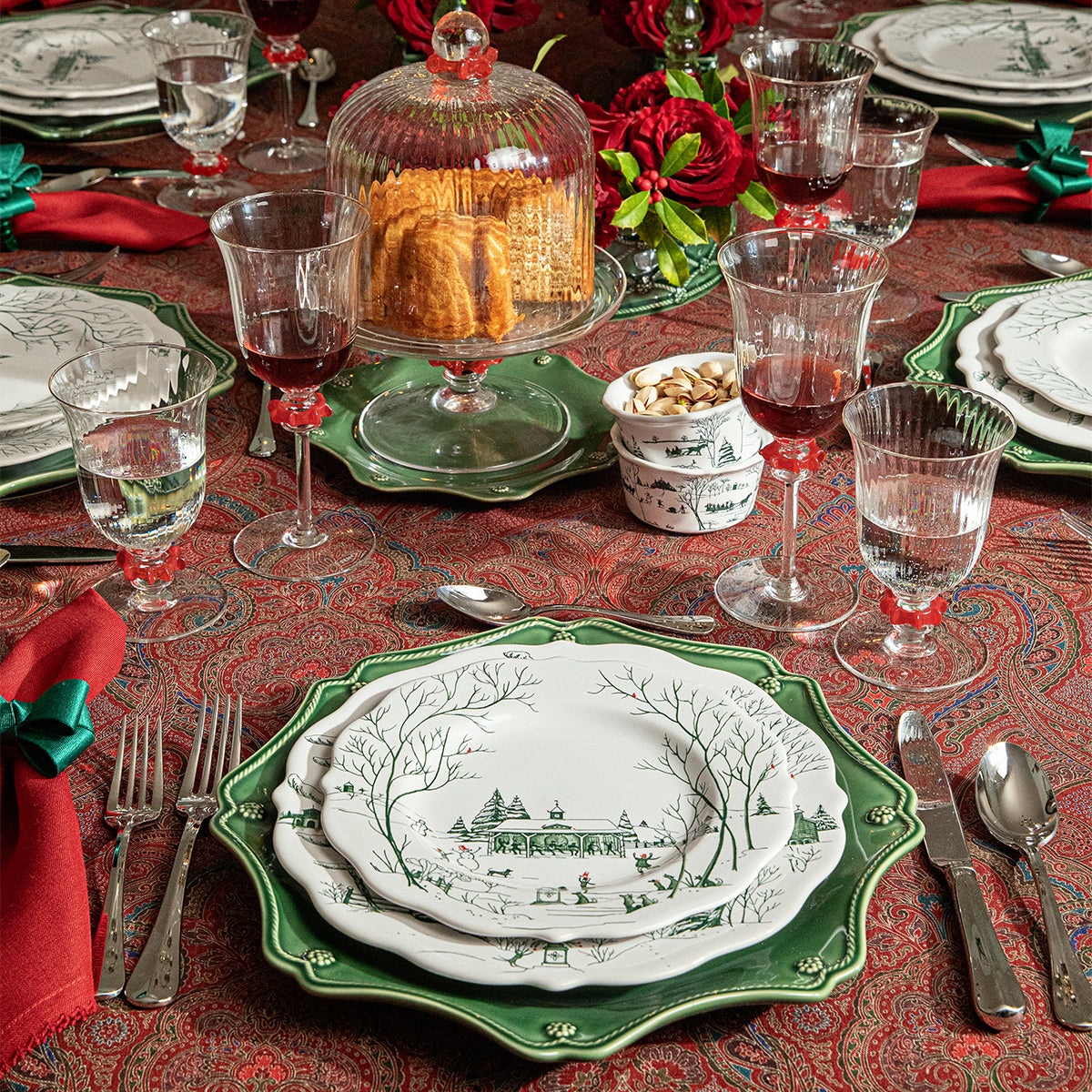 Berry & Thread Scalloped Charger/Platter in Basil