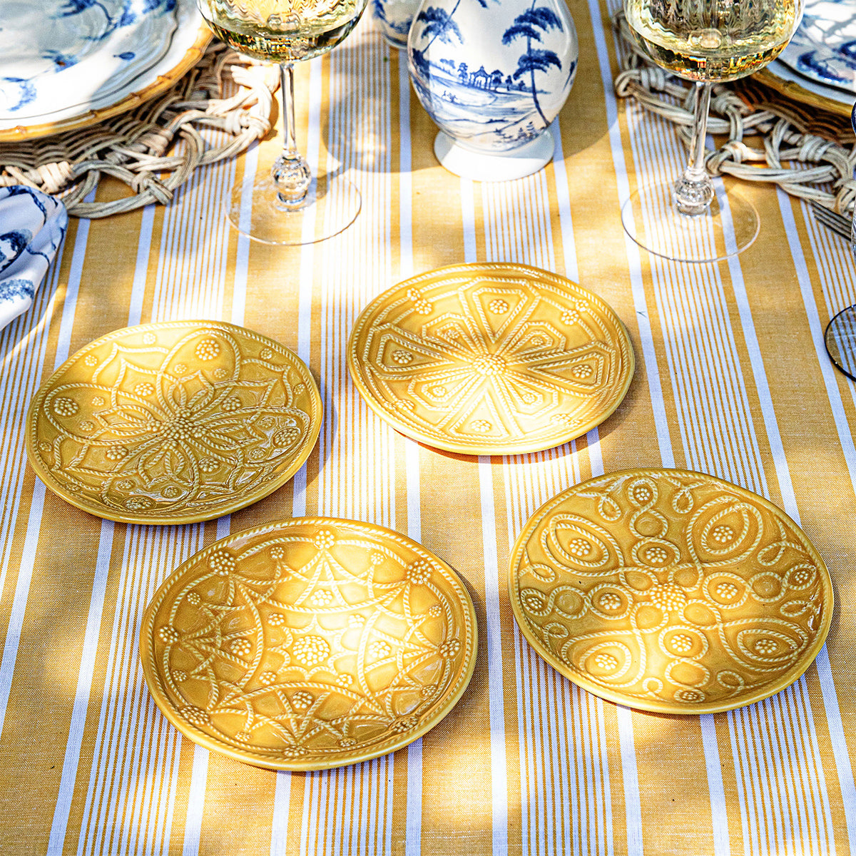 Jardins Du Monde Side/Cocktail Plate Assorted, Set of 4 in Daffodil