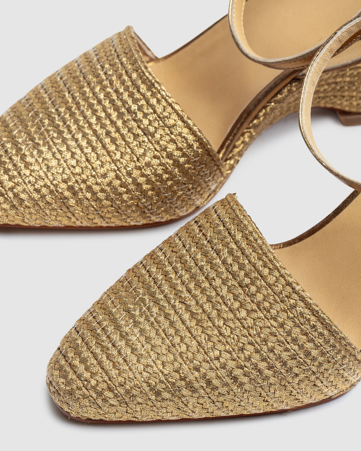 Julia in Old Gold