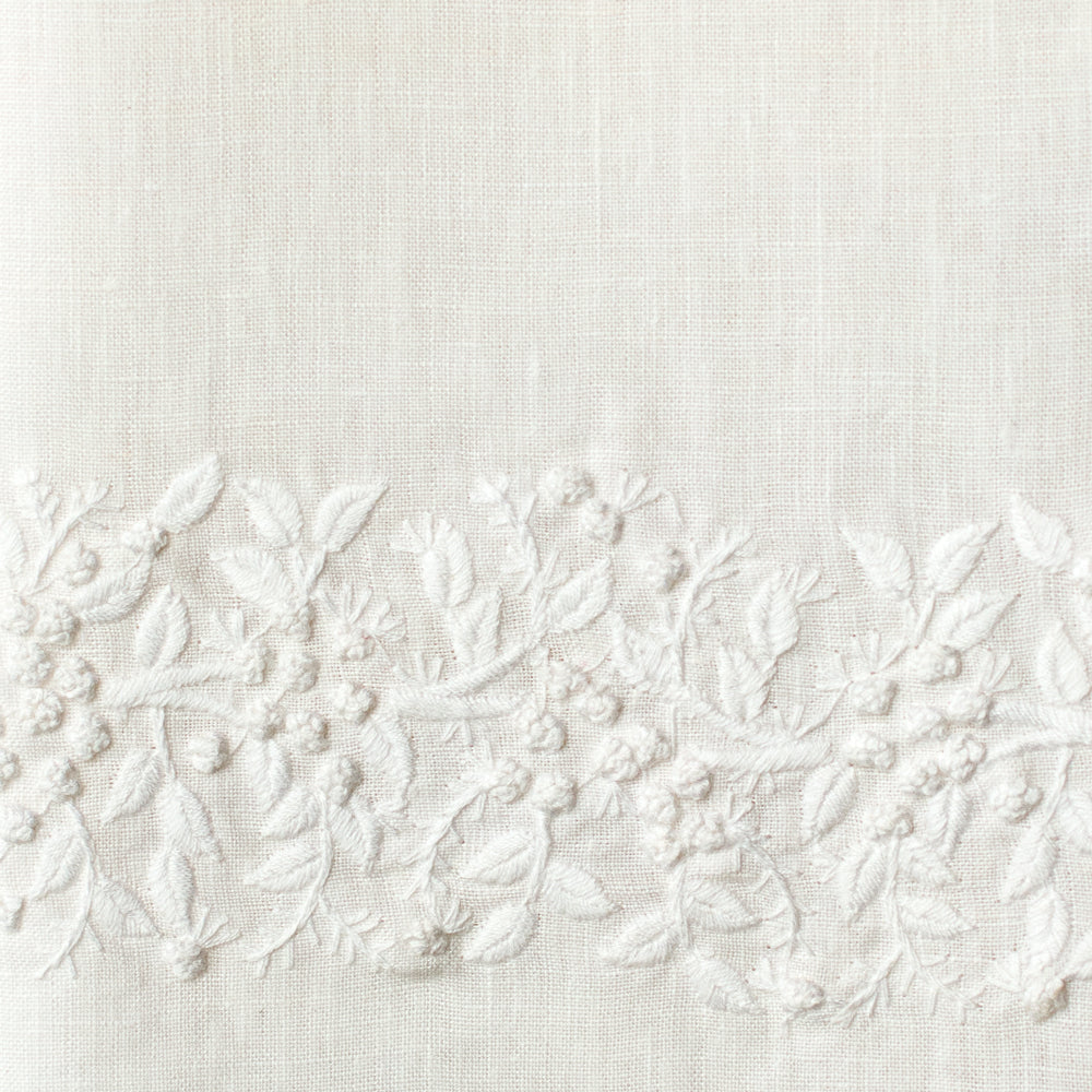 Jardin Classic Linen Boutique Tissue Box Cover in Six Colors
