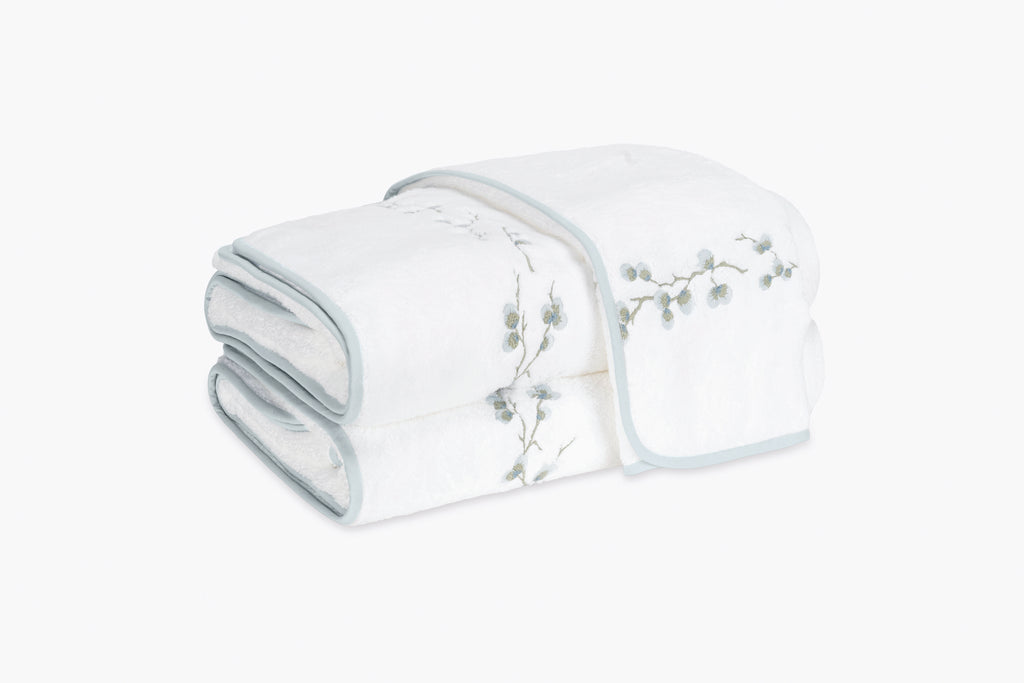 Jasmine Giza Bath Towel in Pool