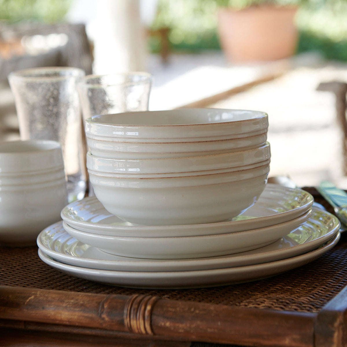 Bilbao Place Setting in Whitewash, Set of 4
