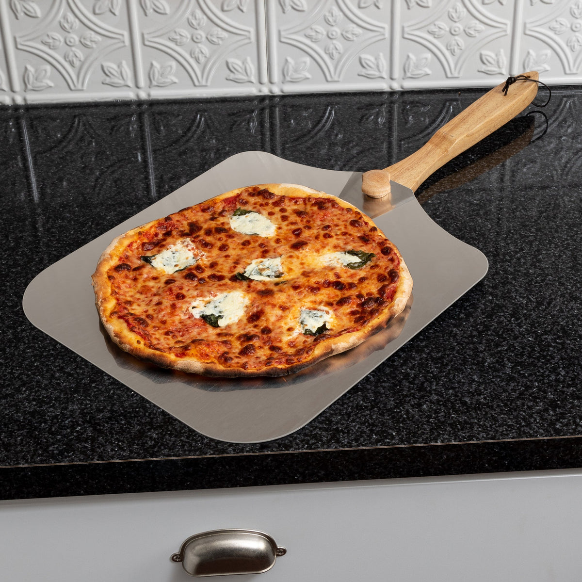 Aluminum Pizza Peel with Folding Handle 14" x 1 6" in Silver