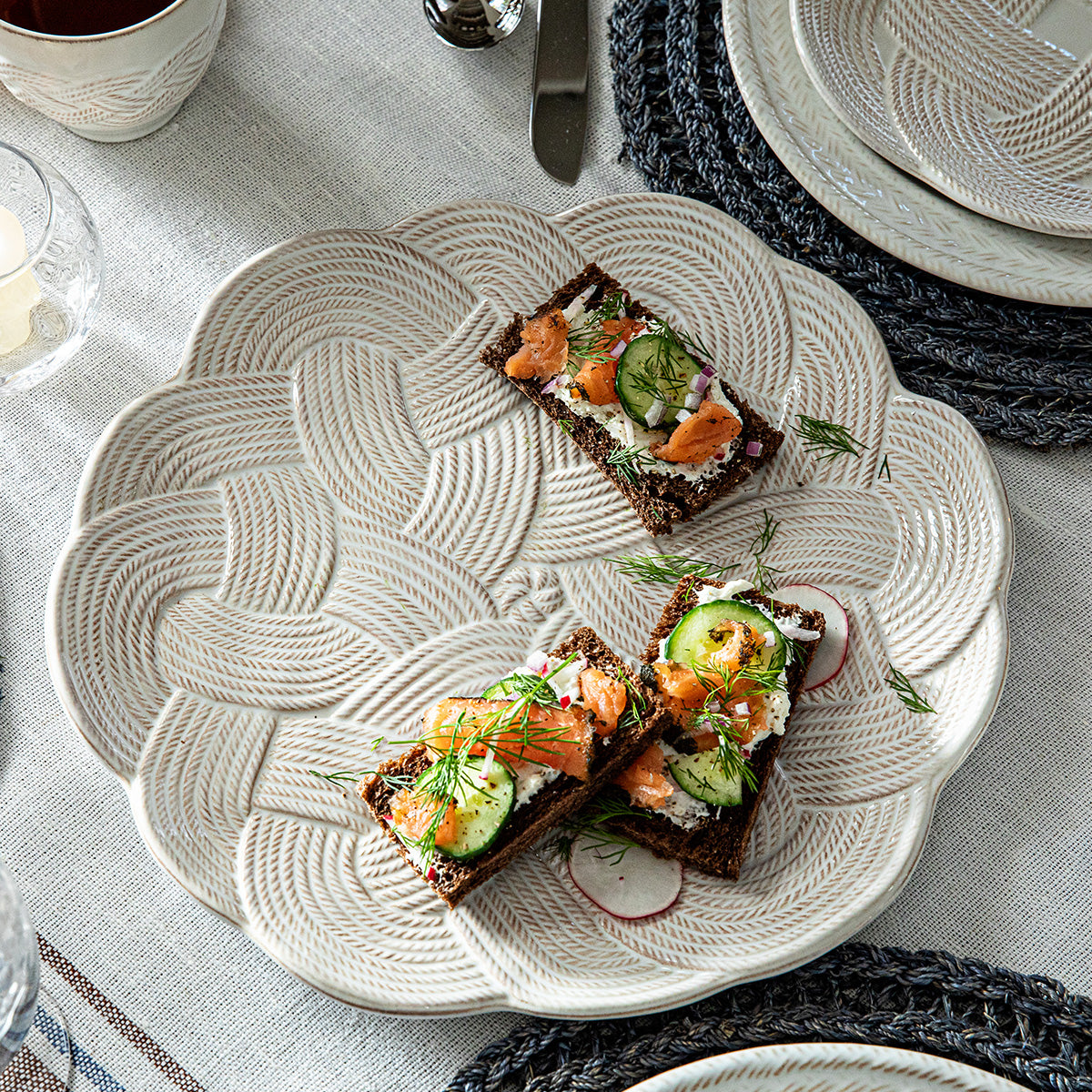 Le Panier Mystic Knot Charger/Platter in Whitewash