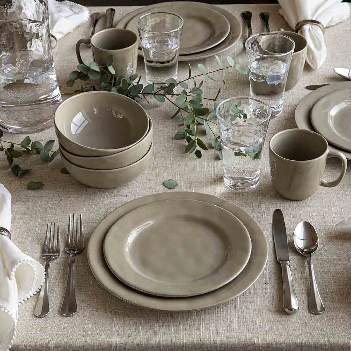 Puro 16-Piece Place Setting in Taupe