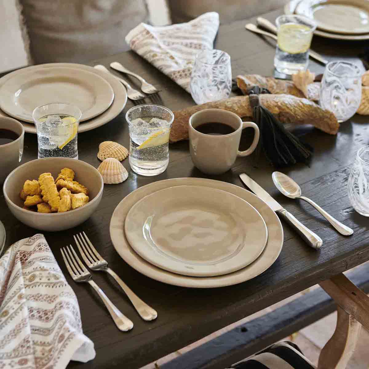 Puro 16-Piece Place Setting in Taupe