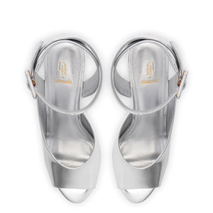 Deena By Larroudé Wedge Sandal In Silver Specchio