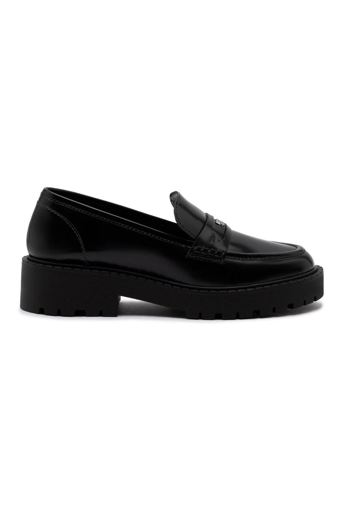 Suki Lugsole Loafer In Black Box Leather