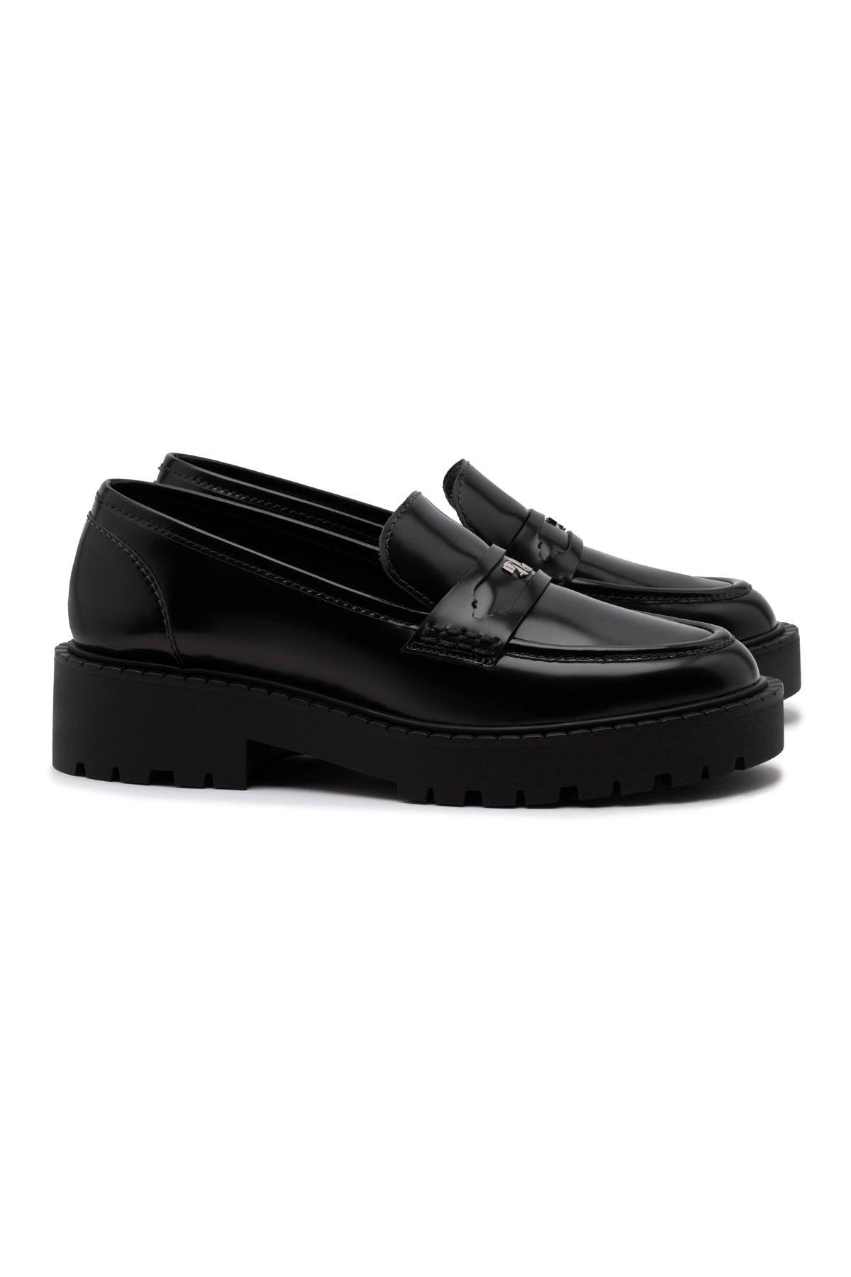 Suki Lugsole Loafer In Black Box Leather