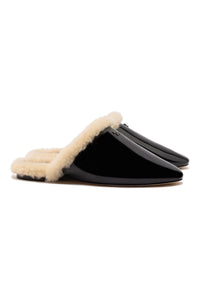 Venice Flat Mule In Black Patent Leather And Natural Shearling