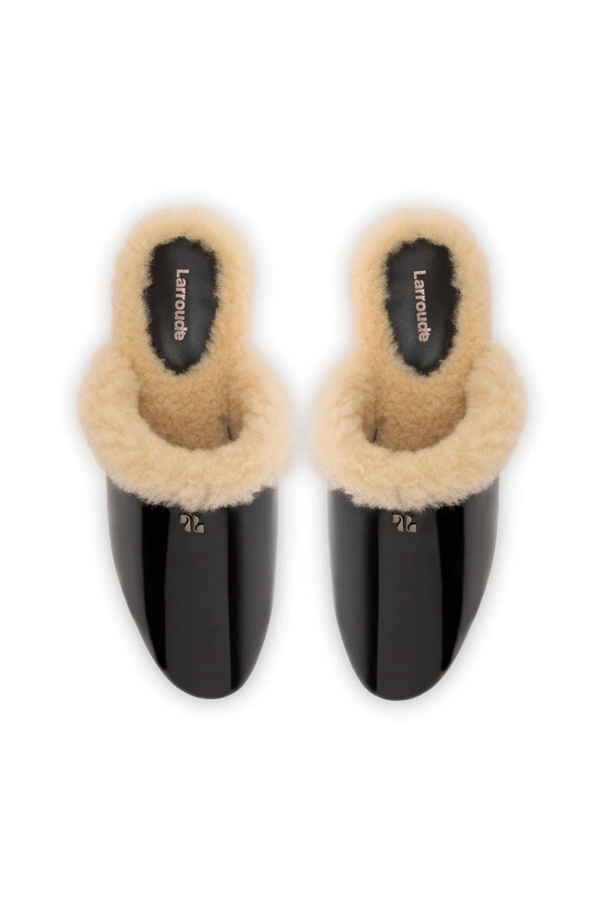 Venice Flat Mule In Black Patent Leather And Natural Shearling
