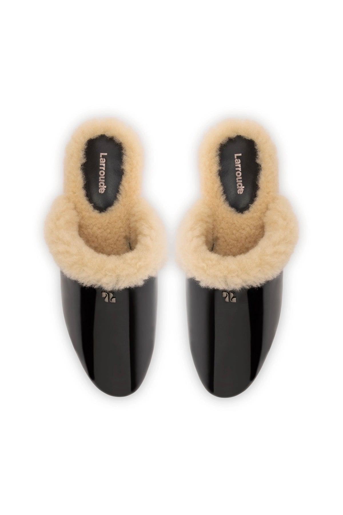 Venice Flat Mule In Black Patent Leather And Natural Shearling