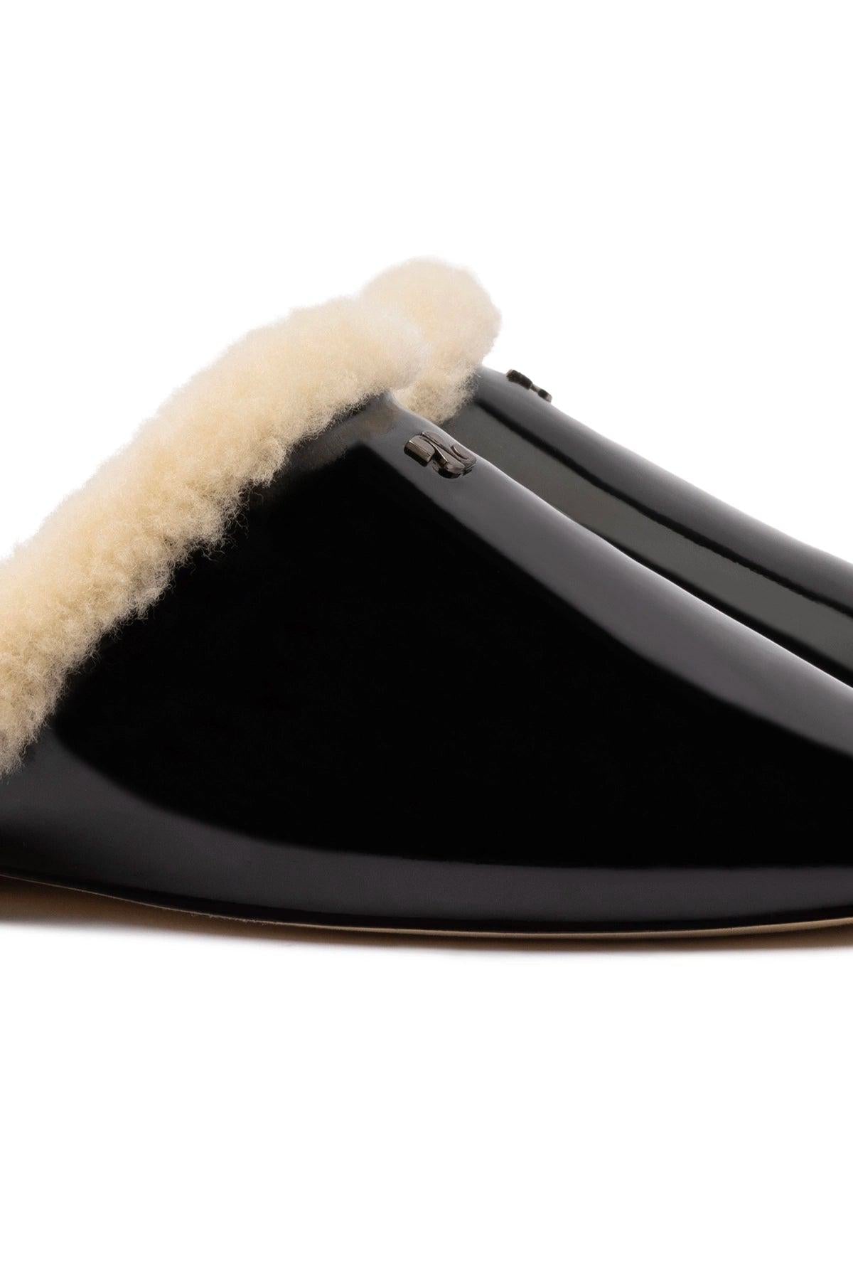 Venice Flat Mule In Black Patent Leather And Natural Shearling