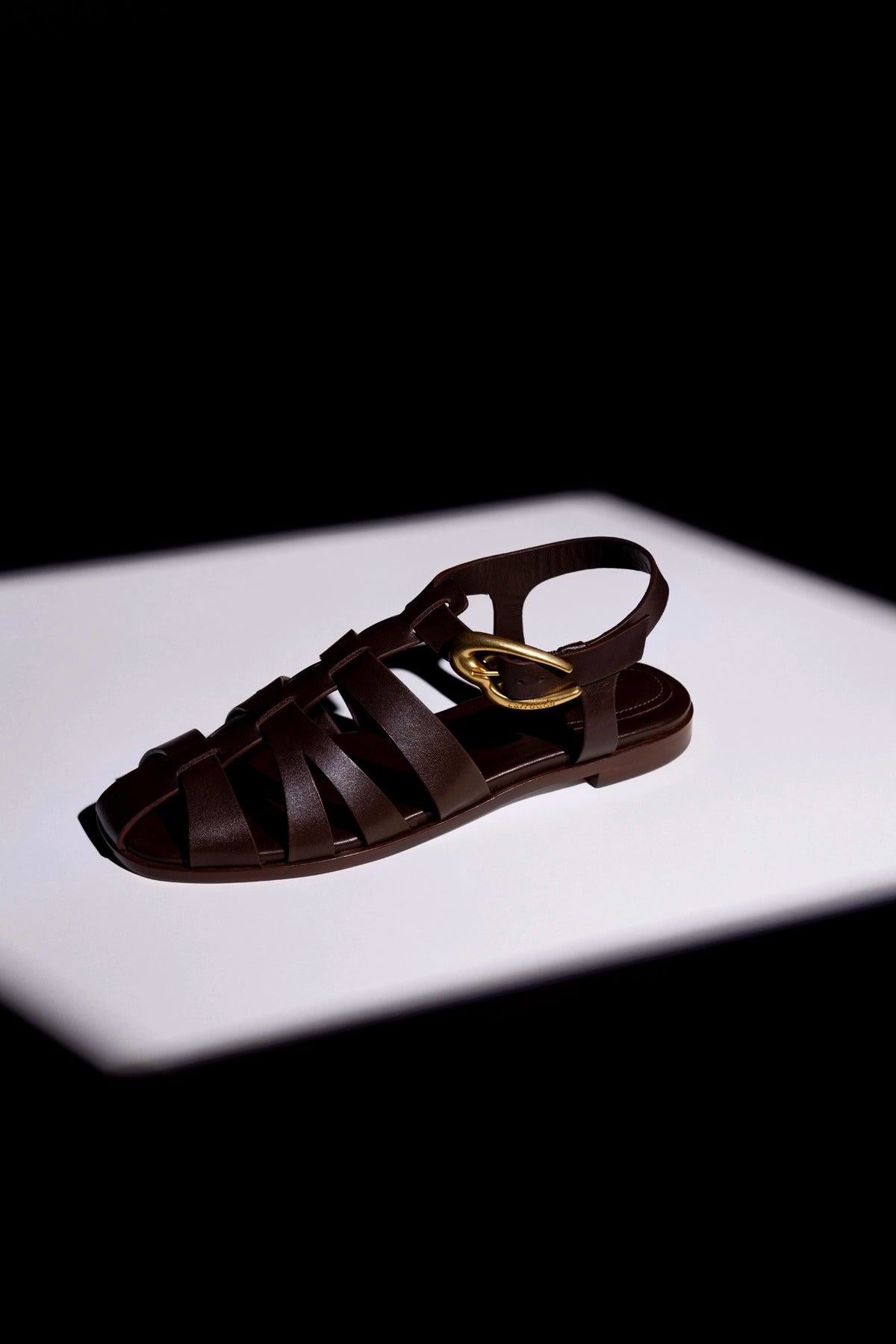 Stevie Flat Sandal In Brown Leather