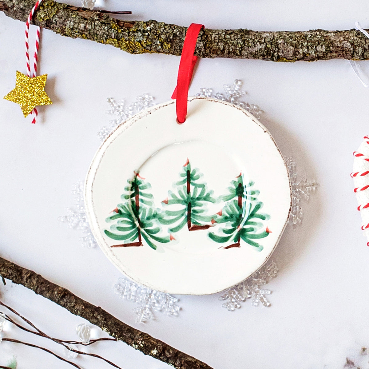 Lastra Holiday Round Ornament in Green