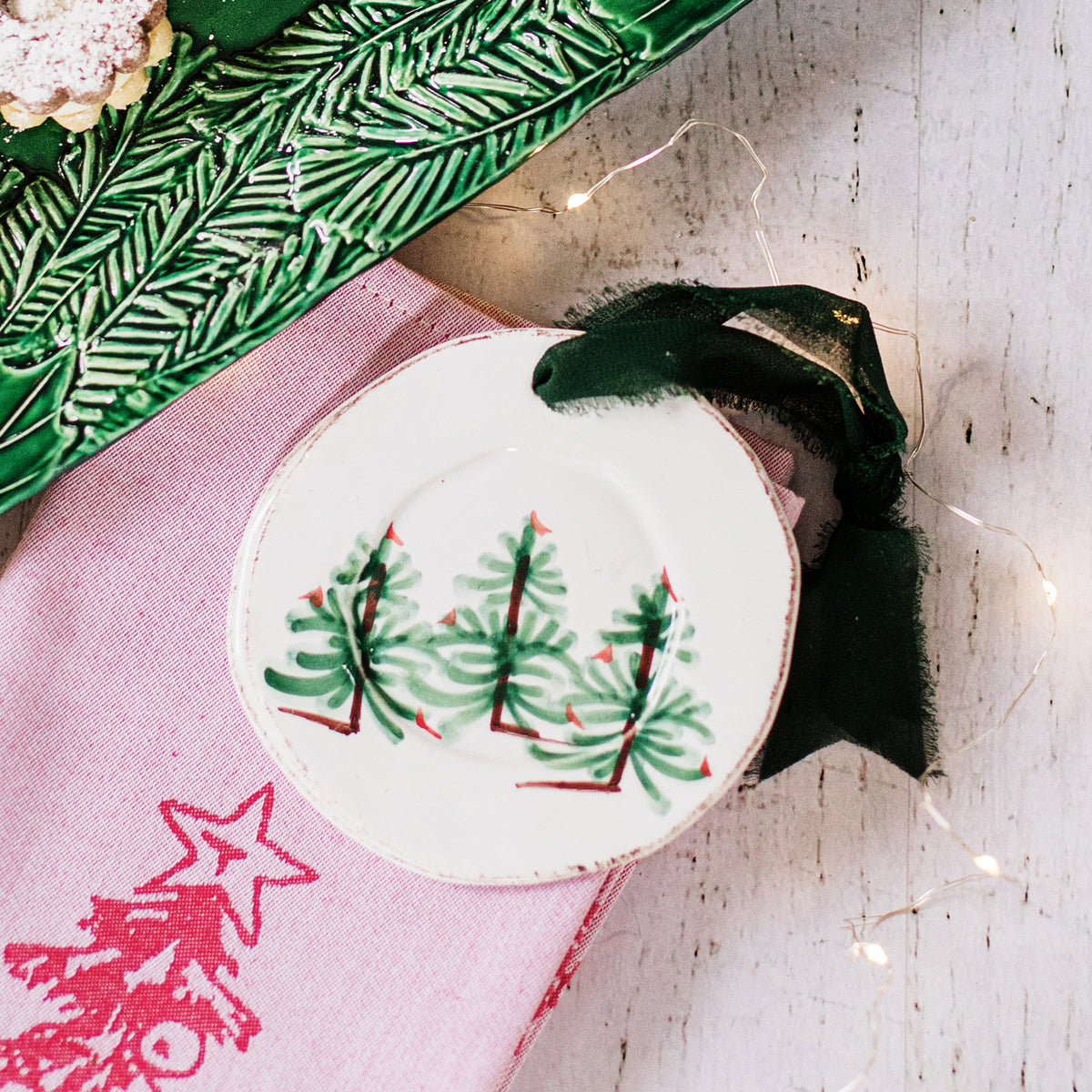 Lastra Holiday Round Ornament in Green