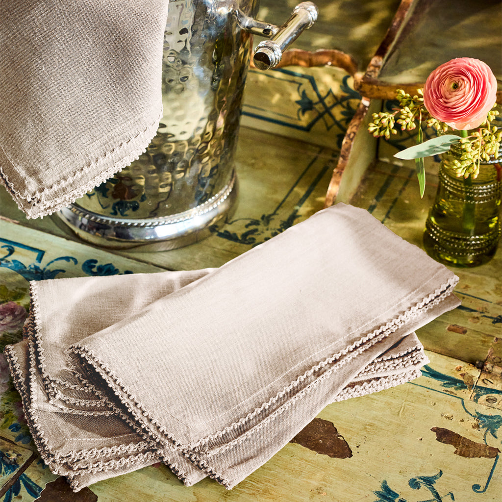 Berry Scallop Napkin in Natural, Set of 4