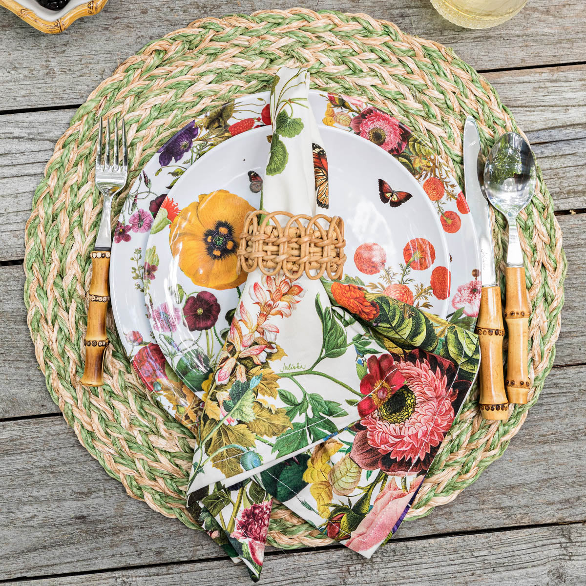 Field of Flowers Napkin in White, Set of 4