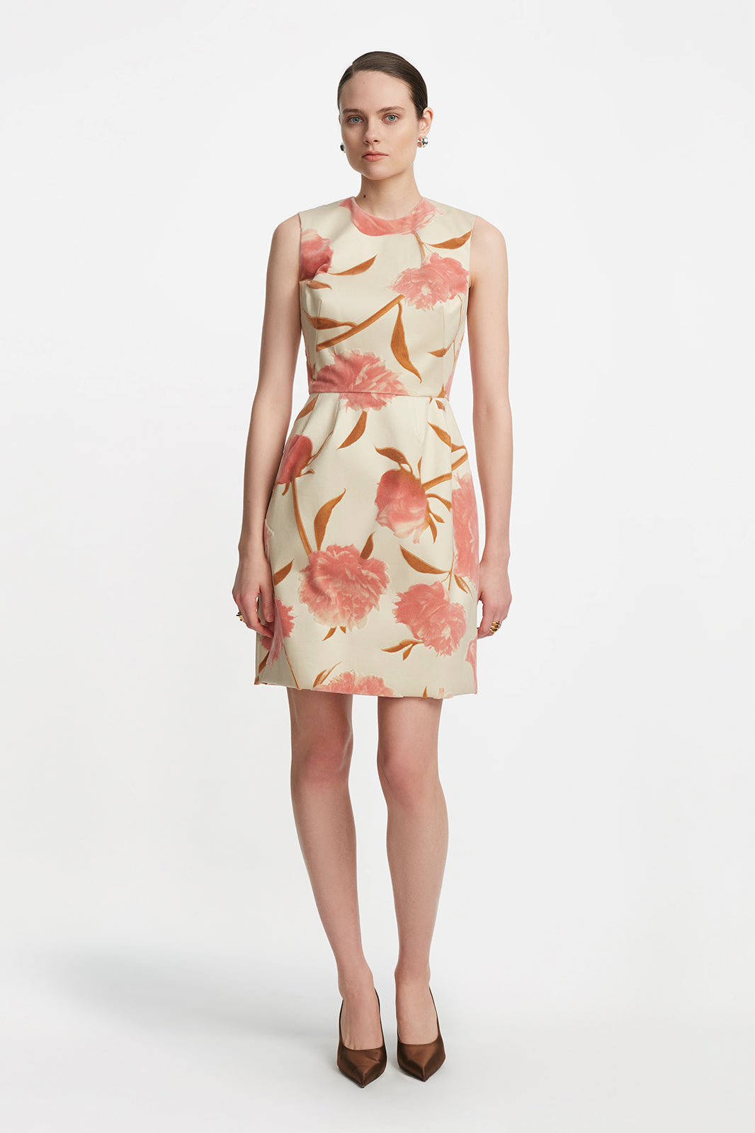 ワンピース REV THE WEK DVOR VELVET MINIDRESS Floral Velvet Sleeveless Mini Dress in Pink Multi | Over The